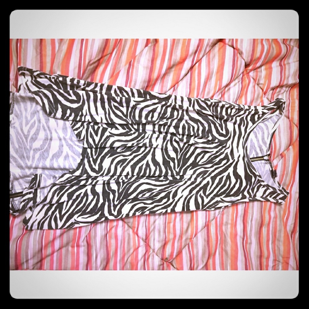 Posh high low tank size small